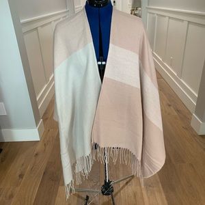 SOIA & KYO Open Shawl